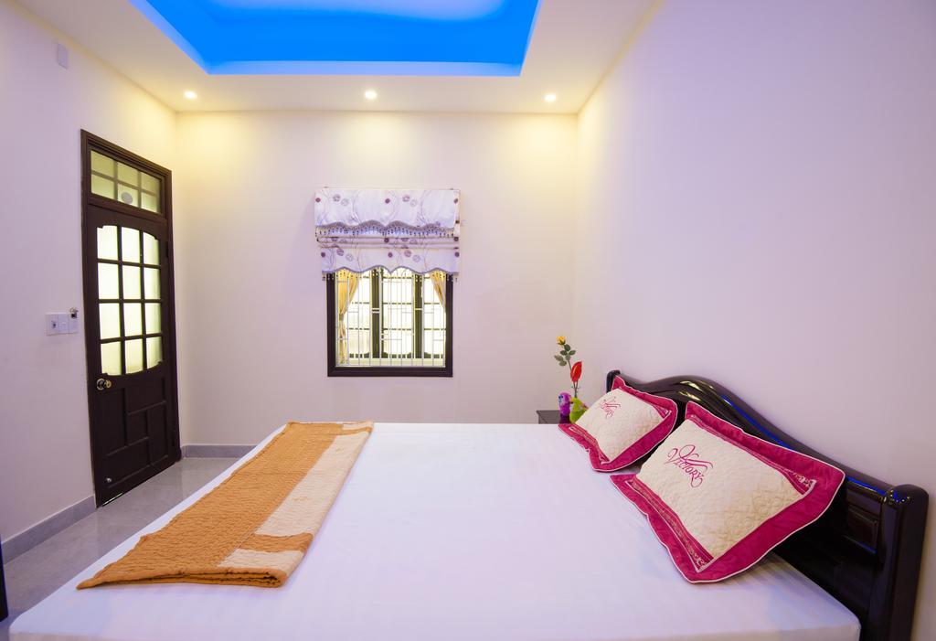 Royal Homestay Хойан Экстерьер фото